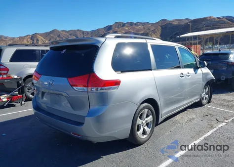 2011 Toyota Sienna Le V6 из США, поврежденный, VIN 5TDKK3DC6BS107336